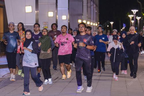 LUKISAN MALAM