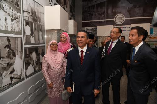 DATUK AZHAR AZIZAN HARUN
