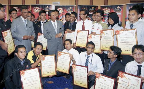AHMAD SHABERY CHEEK