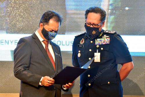 DATUK ZAINAL AZMAN ABU SEMAN