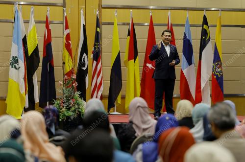 RAFIZI RAMLI