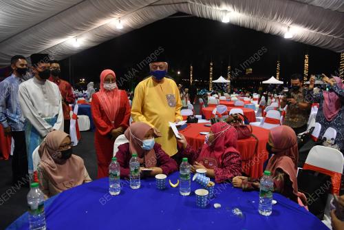 DATUK SERI ISMAIL SABRI YAAKOB