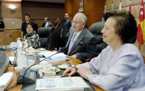 DATUK SERI NAJIB TUN RAZAK
