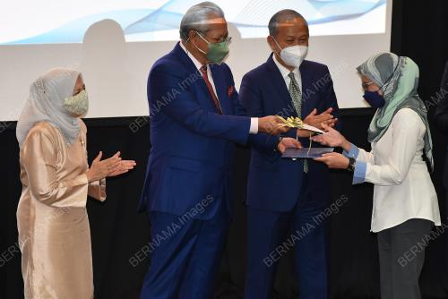 TAN SRI ANNUAR MUSA