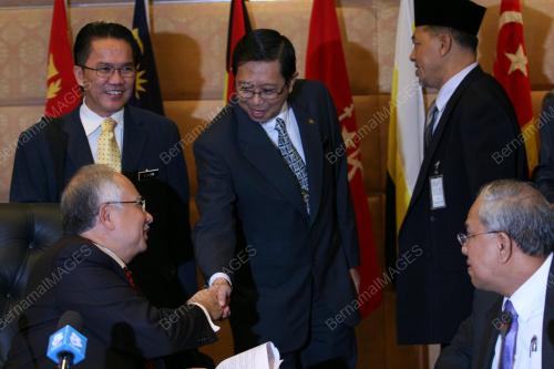 MOHD NAJIB TUN ABDUL RAZAK