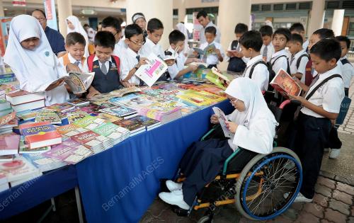 PTJ03_24022012_BACA_BUKU