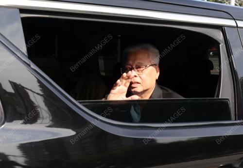 DATUK SERI ISMAIL SABRI YAAKOB