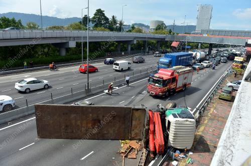 KEMALANGAN LORI