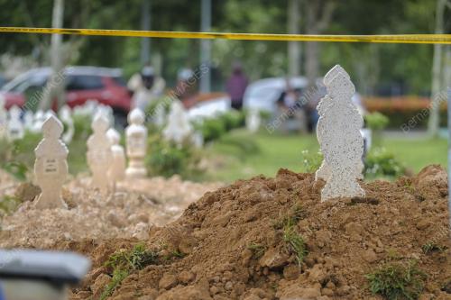 PENGGALI KUBUR URUS PENGKEBUMIAN JENAZAH COVID-19