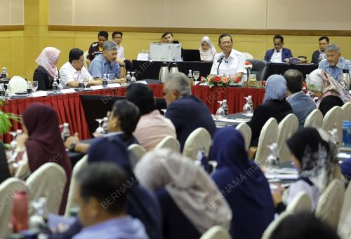 DATUK SERI AHMAD SHABERY CHEEK