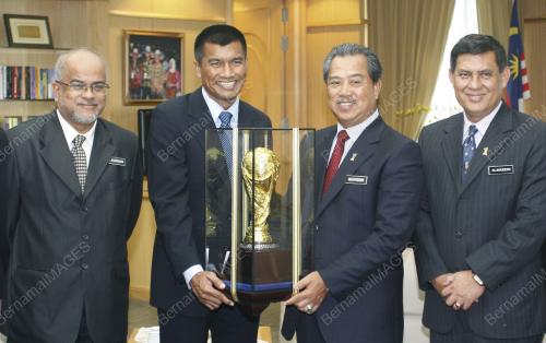 MUHYIDDIN YASSIN