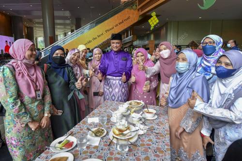 DATUK SERI REEZAL MERICAN NAINA MERICAN