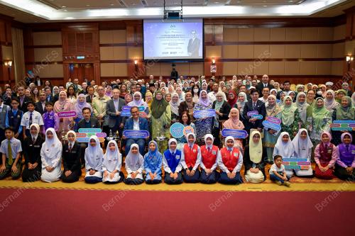 DATUK SERI DR DZULKEFLY AHMAD