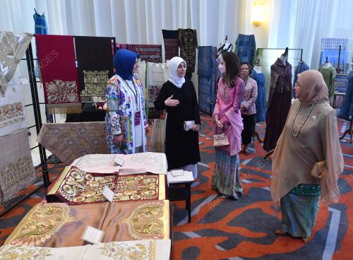 TUNKU HAJAH AZIZAH AMINAH MAIMUNAH ISKANDARIAH