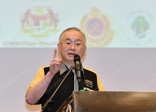 DATUK SERI IR DR WEE KA SIONG