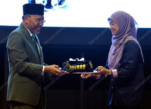 SENATOR DATUK IDRIS AHMAD
