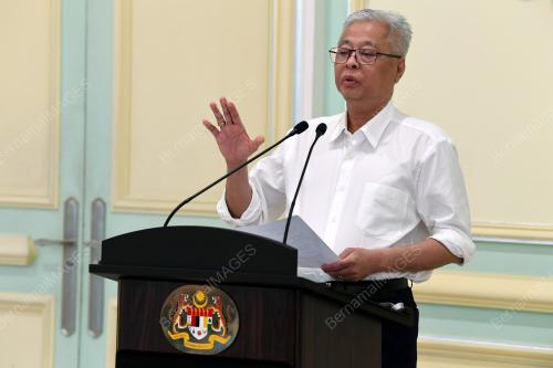 DATUK SERI ISMAIL SABRI YAAKOB