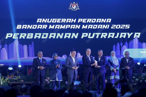 DATUK SERI FADILLAH YUSOF