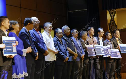 DATUK SERI SALAHUDDIN AYUB