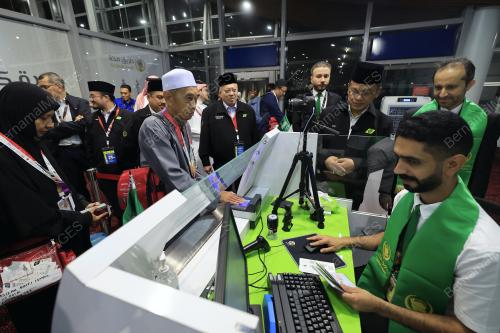 DATUK DR MOHD NA'IM MOKHTAR
