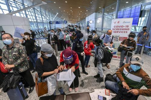 PENGEMBARA VTL UDARA DAR SINGAPURA TIBA DI KLIA