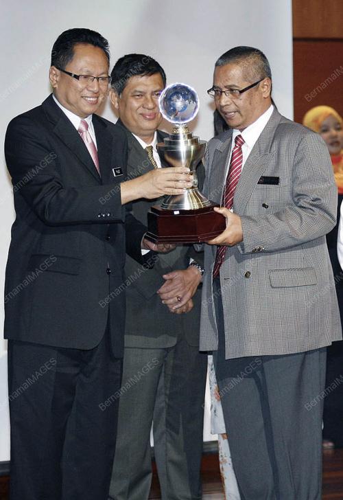 DR MOHD PUAD ZARKASHI