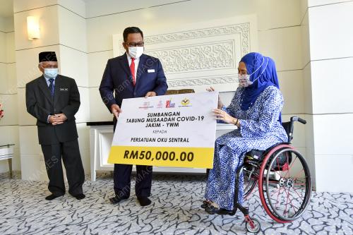 AHMAD MARZUK SHAARY