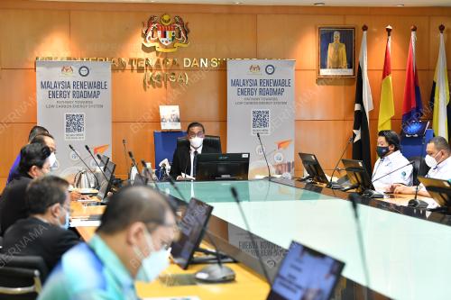 DATUK SERI TAKIYUDDIN HASSAN