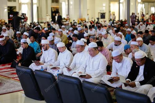DATUK DR MOHD NA'IM MOKHTAR