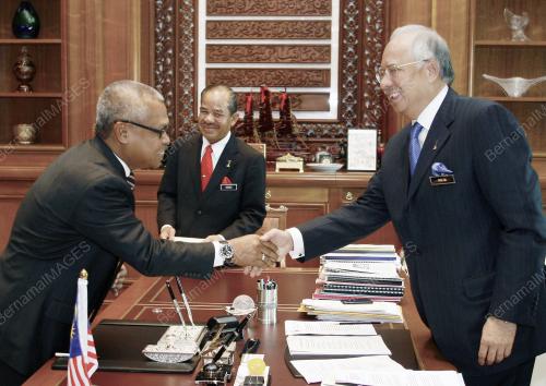MOHD NAJIB TUN ABDUL RAZAK