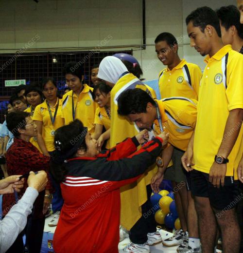 ROSMAH MANSUR