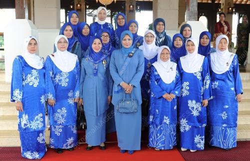 TUANKU NUR ZAHIRAH