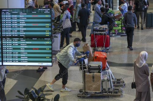 TINJAUAN BALAI KETIBAAN KLIA