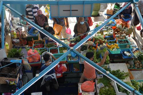 TINJAUAN PASAR AWAM PRESINT 8
