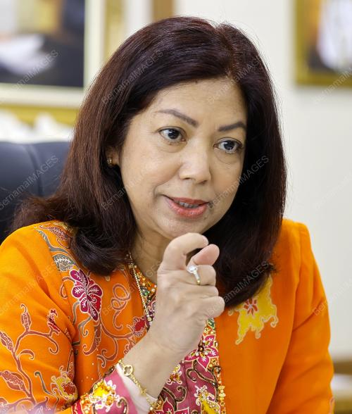 DATUK SERI SURIANI AHMAD