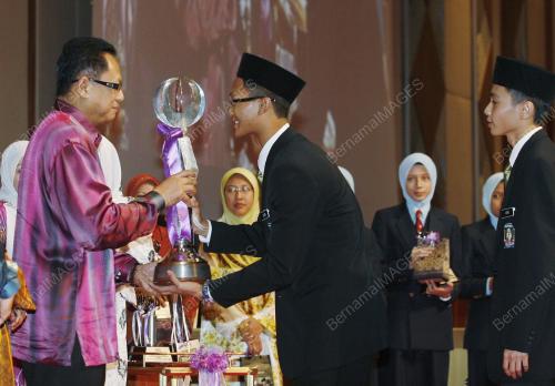 BAHAS PIALA PM 2009