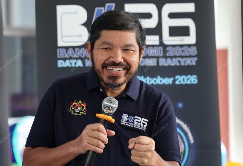 DATUK SERI DR MOHD UZIR MAHIDIN