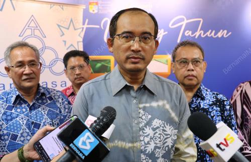 DATUK SERI KHAIRUL DZAIMEE DAUD
