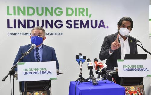 DATUK SERI DR ADHAM BABA & KHAIRY JAMALUDDIN