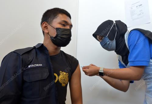 TINJAUAN PUSAT PEMBERIAN VAKSIN KLIA