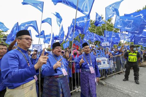 DATUK SERI TENGKU ADNAN TENGKU MANSOR