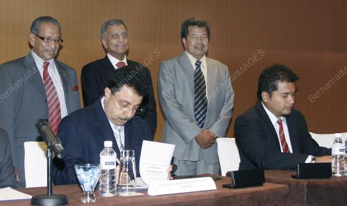TAN SRI NOR MOHAMED YAKCOP