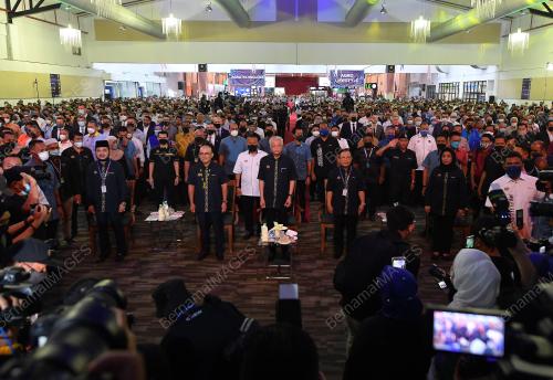 DATUK SERI ISMAIL SABRI YAAKOB