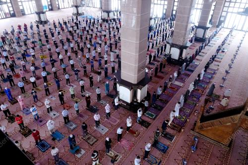 SOLAT JUMAAT MASJID PUTRA