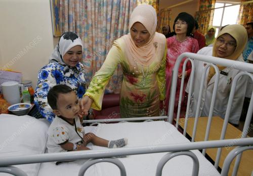 TUANKU NUR ZAHIRAH