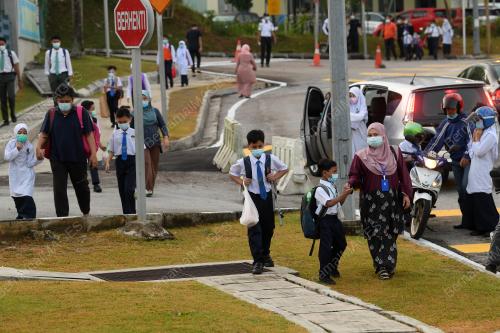 TINJAUAN SEKOLAH HARI PERTAMA 2021
