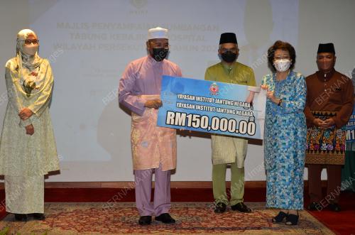 SENATOR DATUK IDRIS AHMAD