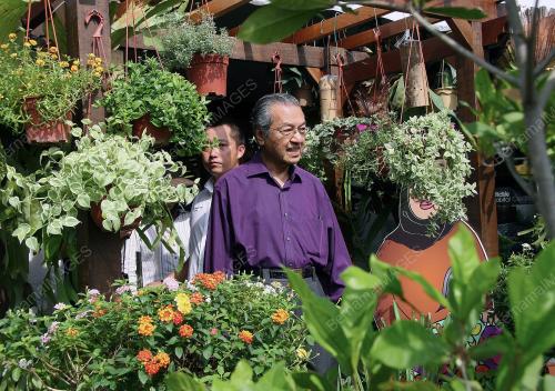 MAHATHIR MOHAMAD