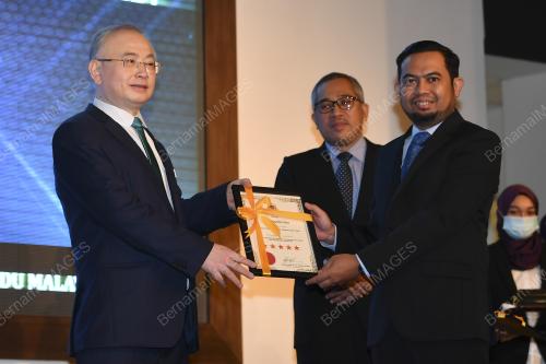 DATUK SERI DR WEE KA SIONG