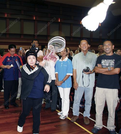 ROSMAH MANSOR